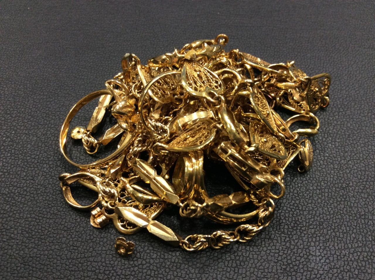 本日 K18 金 750刻印 1g 6275円 指輪他 65,8g 高く アクセサリー 買取 東京都