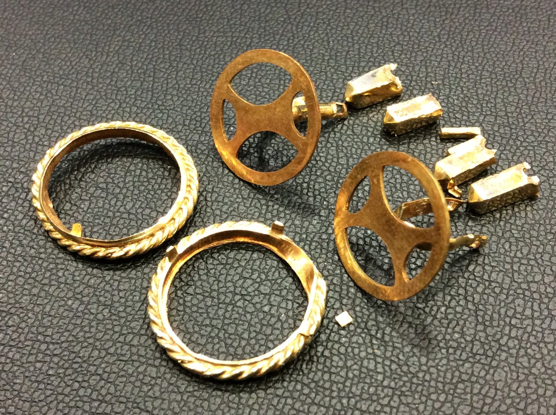 本日 K18 750刻印 1g 7197円 カウス 8,4g 貴金属買取 千葉県 松戸市