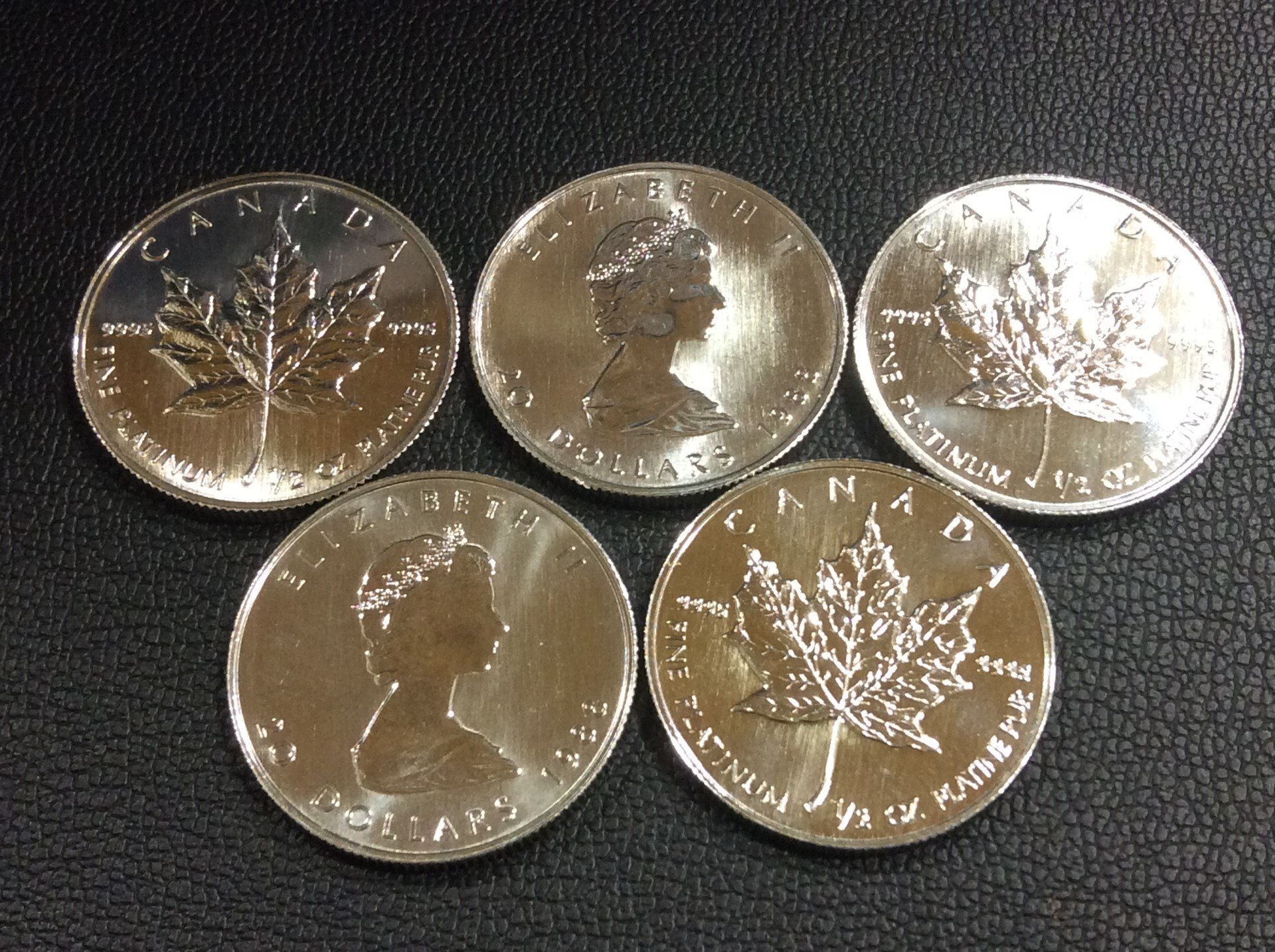 本日 プラチナ メイプル リーフ コイン 1/2oz 5枚 78,0g 買取 千葉県 柏市