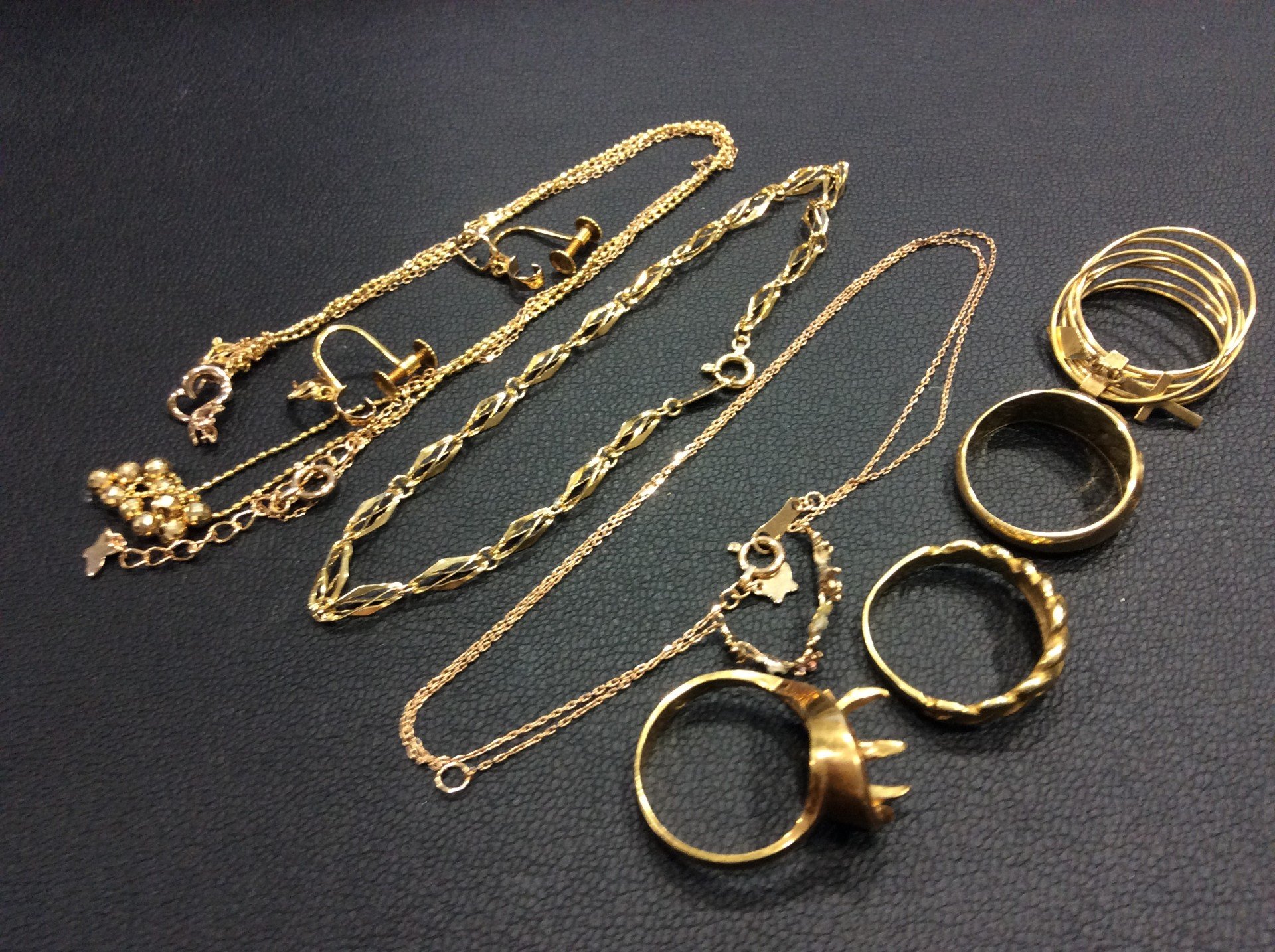 本日 K18 (750刻印) 1g 9519円 イヤリング他 20,0g ジュエリー買取 千葉県柏市