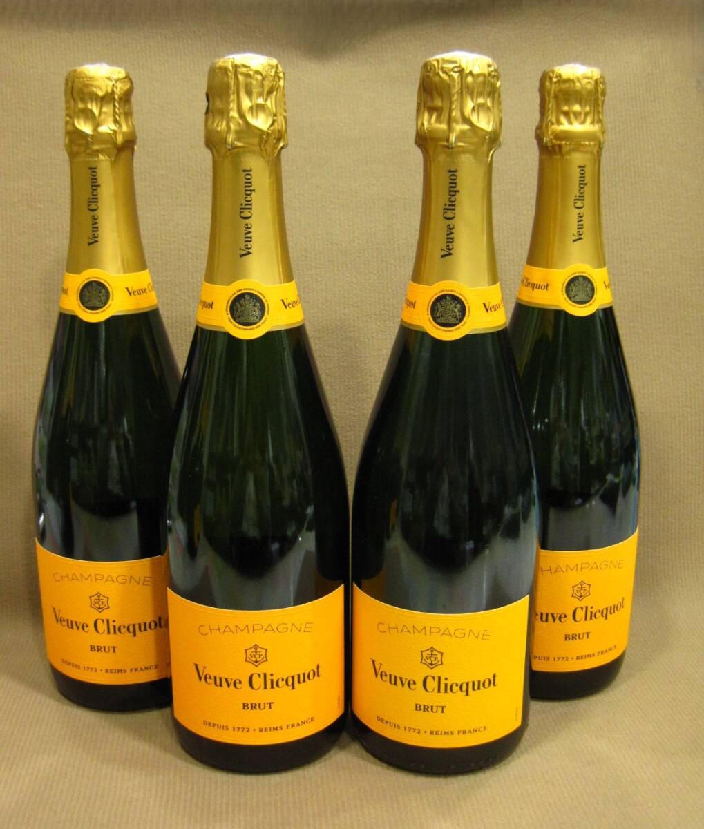 Veuve ヴーヴ クリコ 750ml 12.5％ 4本 シャンパン お酒買取 千葉県 松戸市