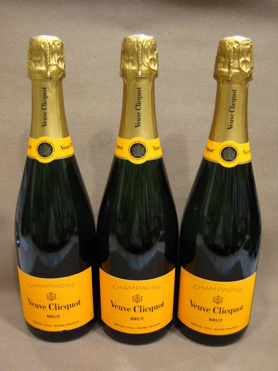 Veuve ヴーヴ クリコ 750ml 3本 シャンパン 酒買取 茨城県 牛久市