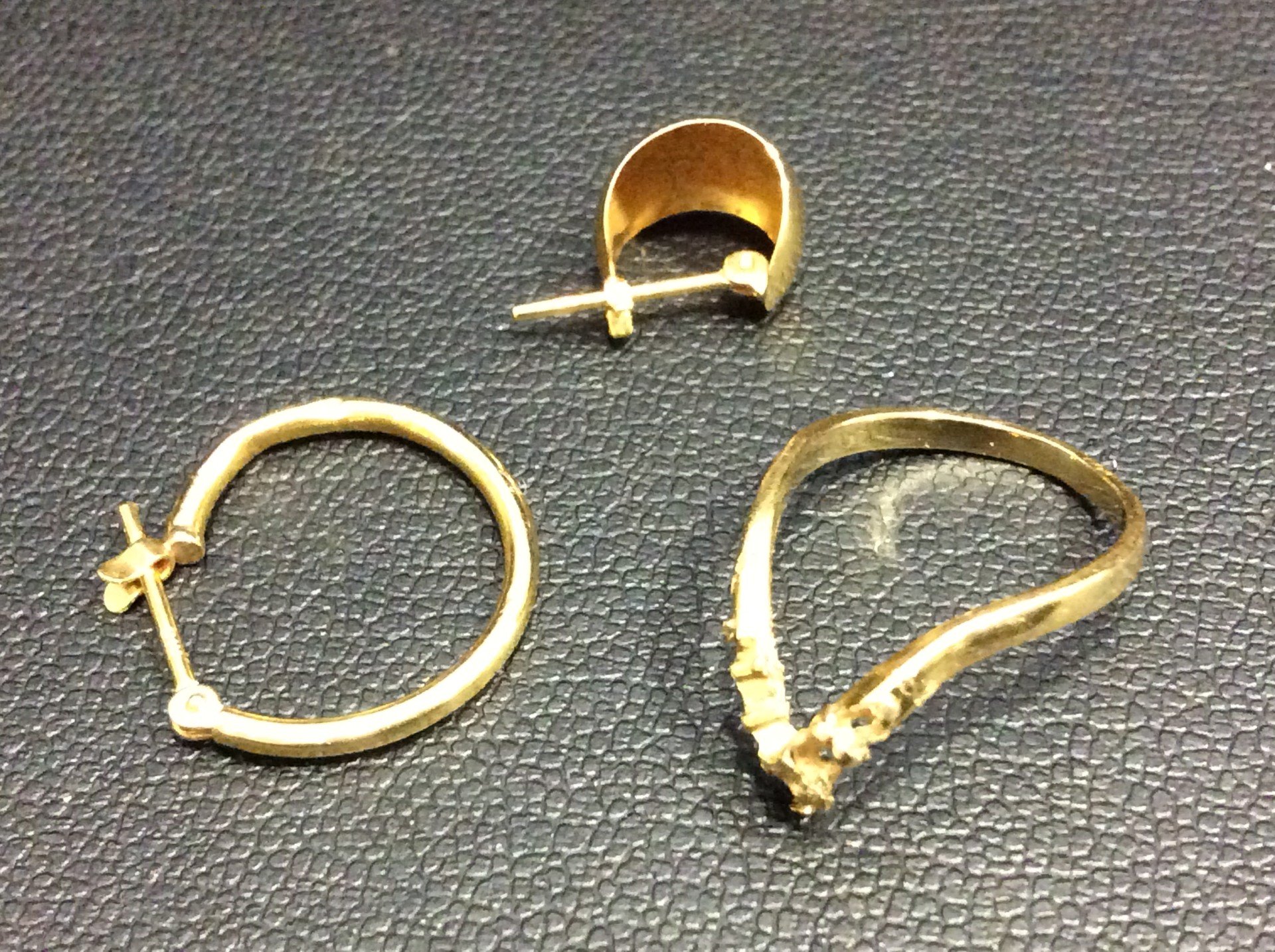 本日 k18 金 750刻印 1g 20,125円 ピアス他 2,3g アクセサリー買取 千葉県 柏