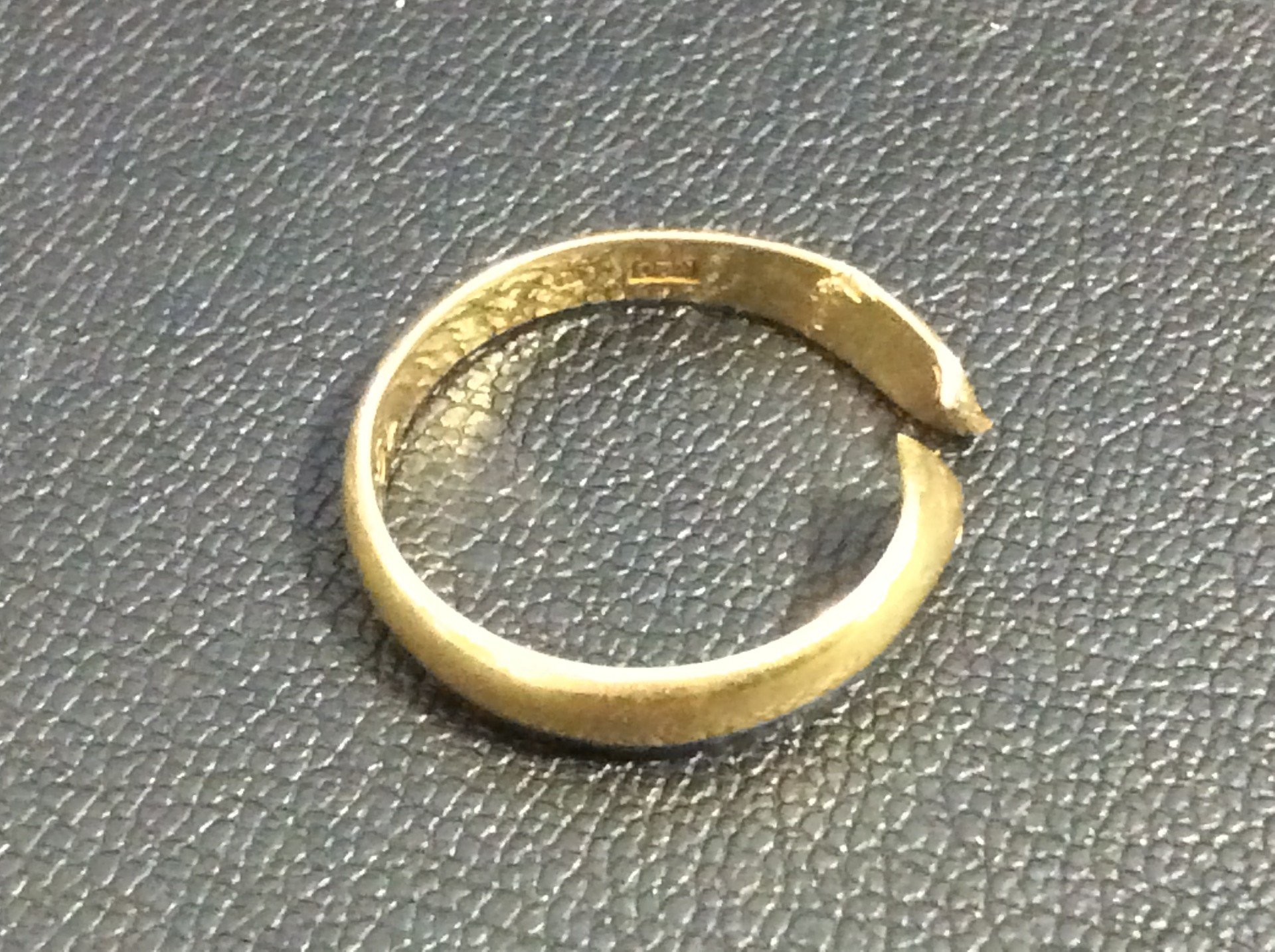 本日 k20 金 1g 21,727円 切れた指輪 3,3g ゴールド買取 千葉県 流山市